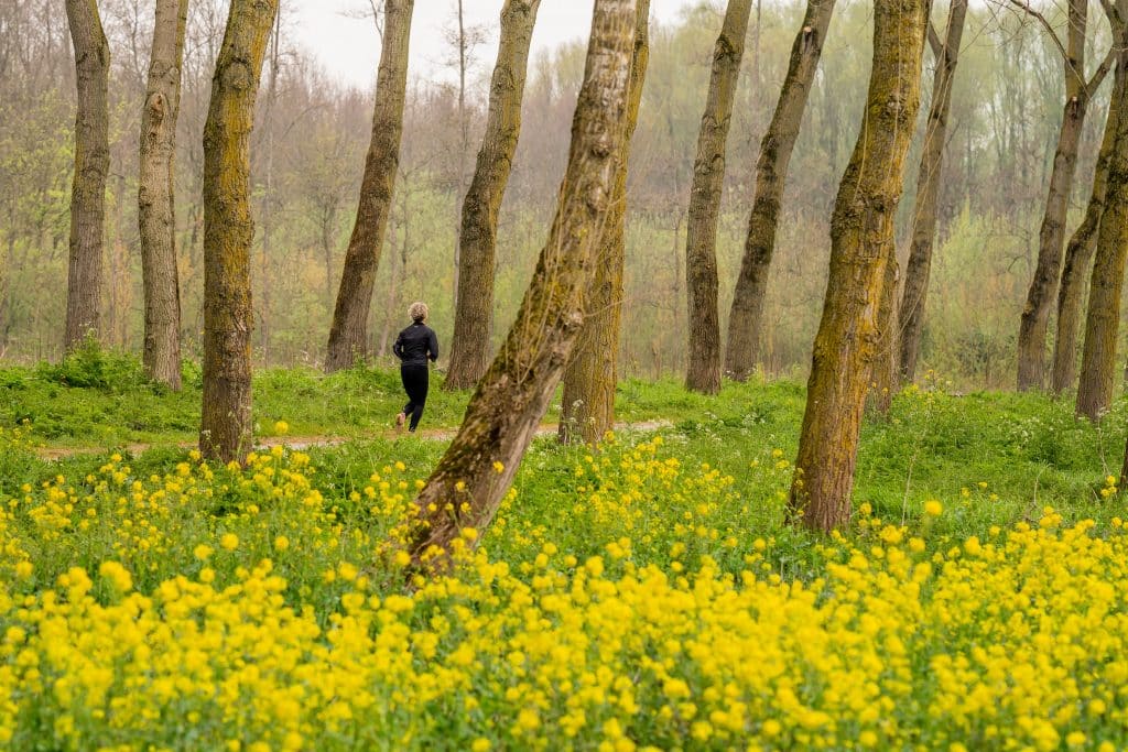 hardloper in de natuur